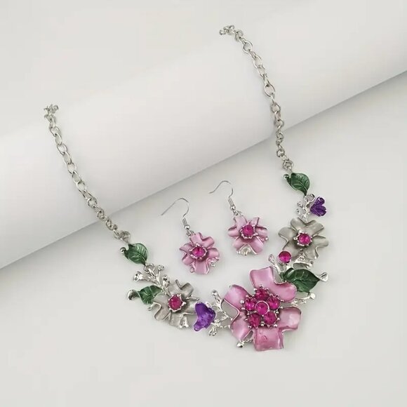 Earrings 1.77 in L, Necklace Measures 23.6 in L additional 1.96 in L for Flower - Picture 2 of 3